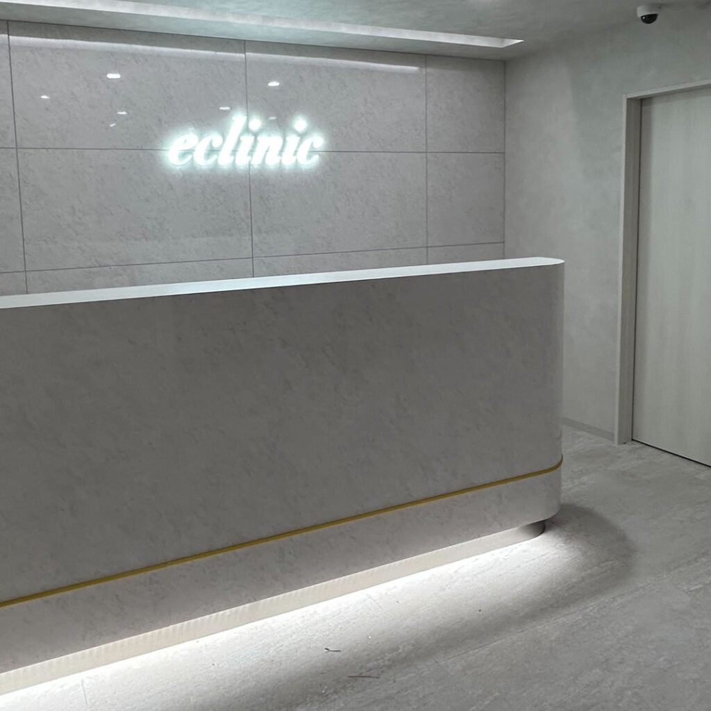 eclinic梅田院のエントランス